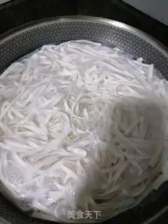 Make Onion noodles step 1