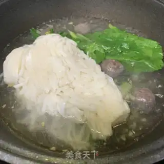 Make Chouzhou beefball powder soup step 6