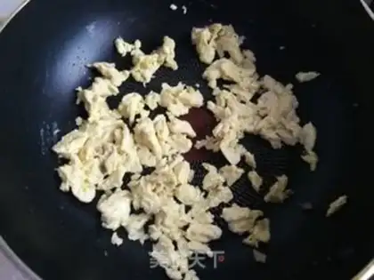 Make Onion cucumber fried eggs step 3