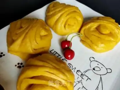 Make Pumpkin rolls step 22