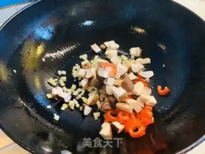 Make Pyramid meat and mushrooms step 2