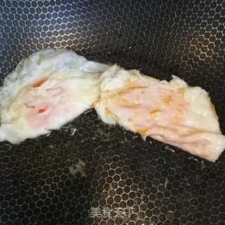 Make Ham egg noodles step 1