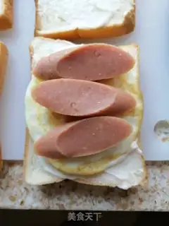 Make Open sandwich with ketchup step 5