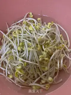 Make Soybeans sprouts and ham dry beans step 0