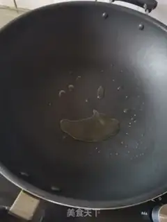 Make Hands on egg noodles step 4