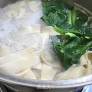 Make The eggplant sauce is full of noodles step 7