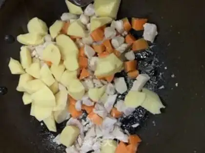 Make Curry potato chicken step 5