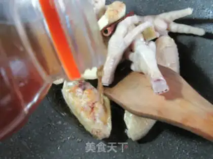 Make The chicken claws of the sauce step 3
