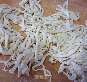 Make Crab yellow shrimp noodles step 3