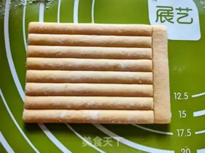 Make caterpillar roll step 18