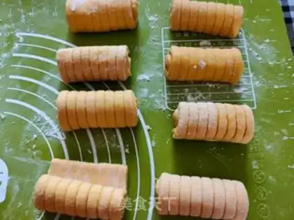 Make caterpillar roll step 19