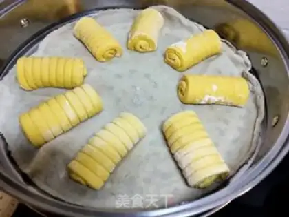 Make caterpillar roll step 20