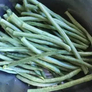 Make ♪ The sweet pea carrots ♪ step 2