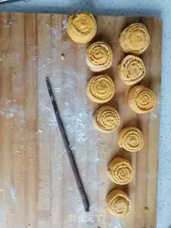 Make Pumpkin rolls step 5