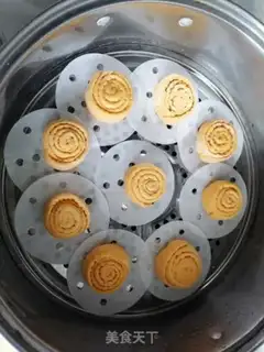 Make Pumpkin rolls step 6