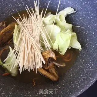 Make Soup noodle for the caterpillar step 5
