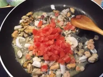 Make Seafood pasta step 3
