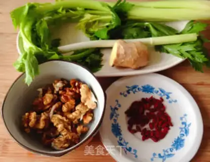 Make Celery fried walnuts step 0