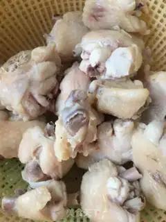 Make Soybeans with chicken wings step 0