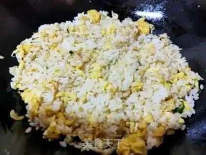 Make Eggs, onions, fried rice step 7