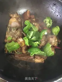 Make The nails burn their ribs step 7