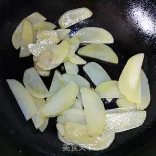 Make Beef tomato fried potatoes step 5
