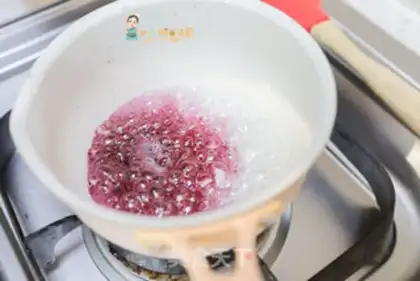 Make Blueberry lollipop step 5