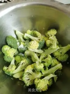 Make Garlic and broccoli step 0