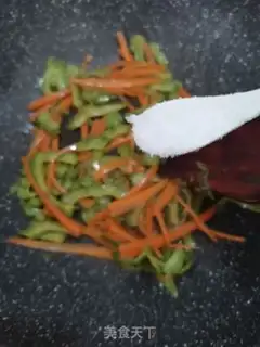 Make Suffering carrots and eggs step 2