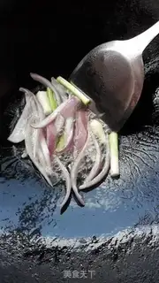 Make Onion noodles step 3