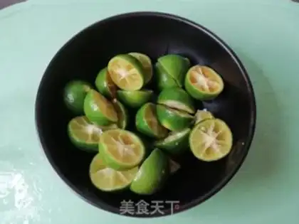Make Bronze berries, honey tea step 1