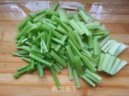 Make Celery fried liver step 1