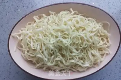 Make Bean-fruit noodles step 4