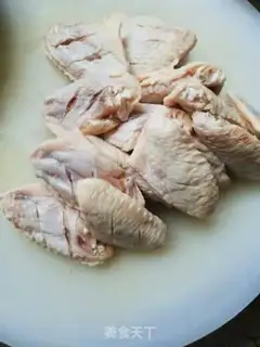 Make The red chicken wings step 0