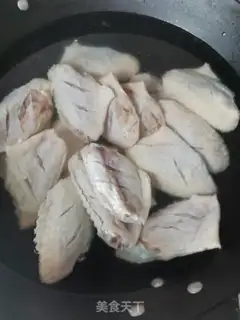 Make The red chicken wings step 1