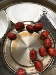Make Ginger date tea step 1