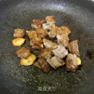 Make Lotus peanut stew ribs step 2