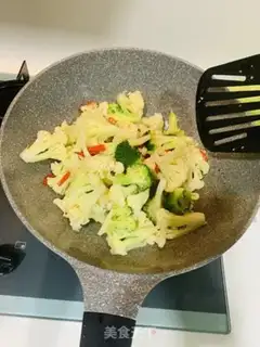 Make Hot peppers and double flowers step 4