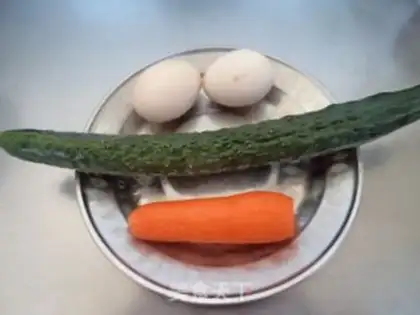 Make Cucumber carrot fried eggs step 0