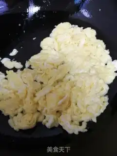 Make Fried eggs with moss step 1