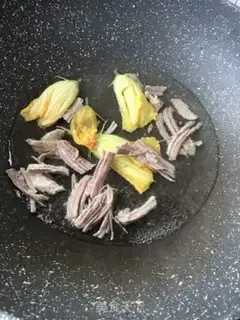 Make Pumpkin pasta over the water step 10
