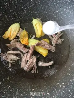 Make Pumpkin pasta over the water step 11