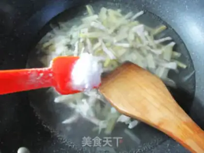 Make Five flowers of lamb tail soup step 4