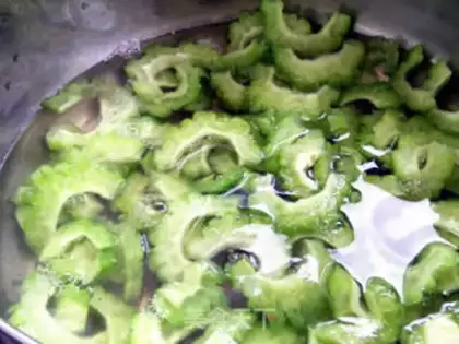 Make Eggs and guacamole step 1