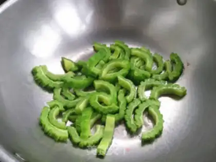 Make Eggs and guacamole step 3