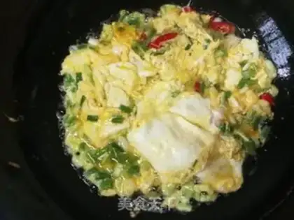 Make Onion skated eggs step 5
