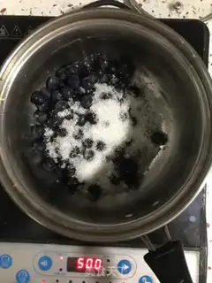 Make Chocolate blueberry cake step 4