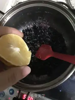 Make Chocolate blueberry cake step 5