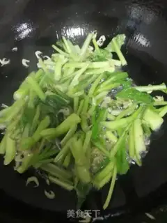 Make Shrimp-skinned cabbage step 2