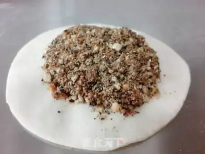 Make Peanut sesame sugar bag step 1